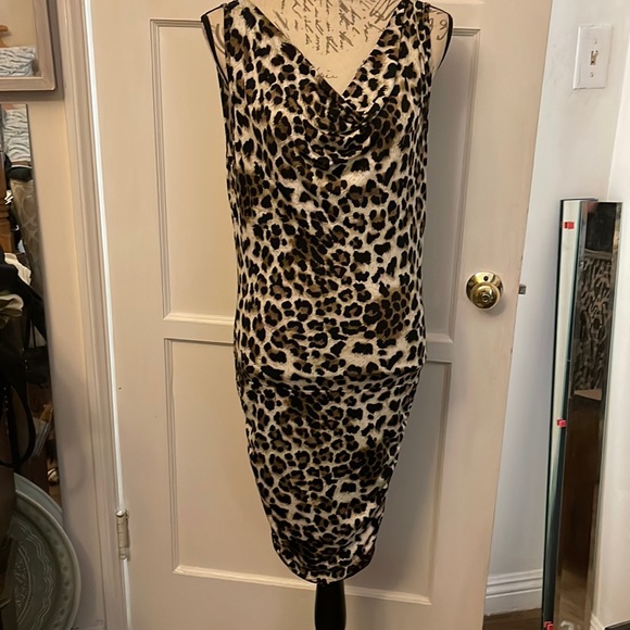 Leopard print formfitting dress open back size small - Picture 1 of 8